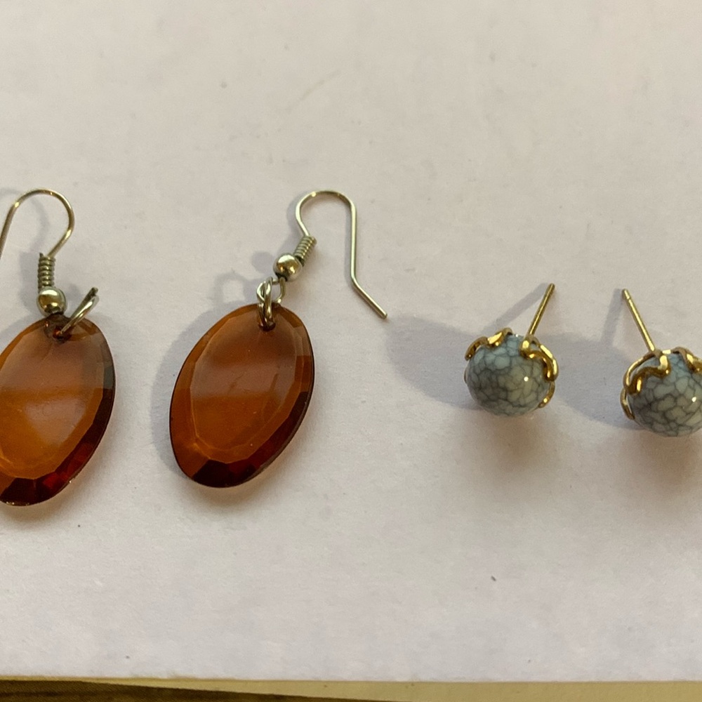 Two pairs pierced earrings